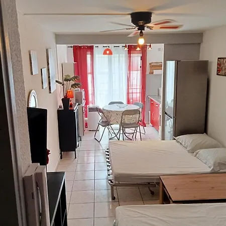 Beautiful Studio Close To The 아파트