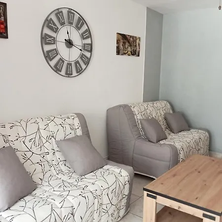 Beautiful Studio Close To The 아파트